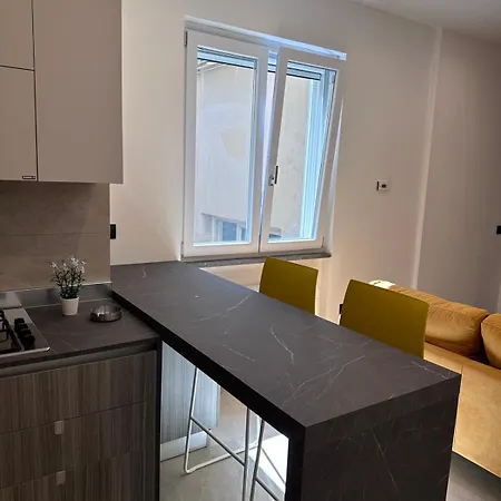 La Casa Di Ivan E Giorgia - Iris Apartment Caserta